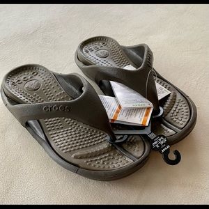 Unisex brand new with tags.  Listed as mens size 7 or womens size 9.